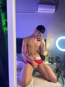 NovaaWhelerのI am the cure to your illnessの 4枚の写真