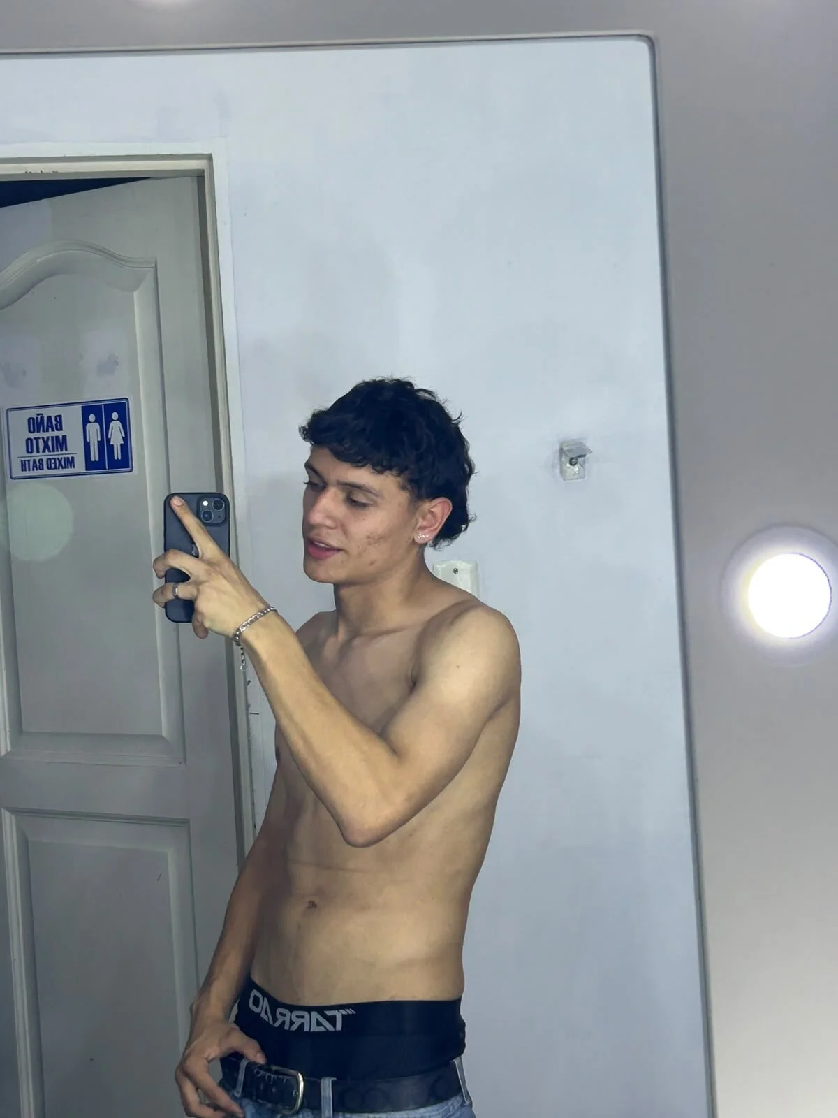 Трендове зображення  3451 Hydan_