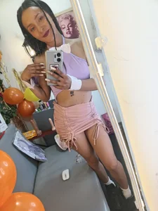 Issa_Scotts XXX nøgenfoto 3