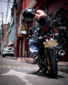 Luke_HowlandのWith the heart of a motorの 4枚の写真