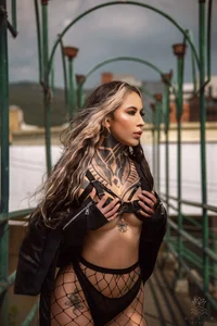 Life is a blank canvas, you decide the color✨ de NicoleBlum Foto 5