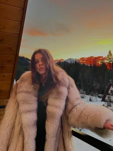 Regina_Sweet054 Public Pic 7