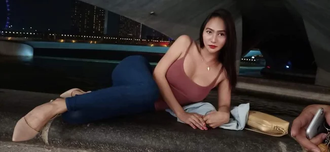 sexy babe de BeautifullLust  2 photos