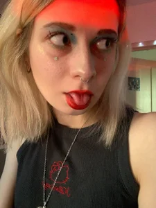 PinkVampires Cute me sexfoto 1