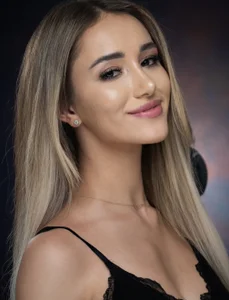 EmilyRaymont ✨ Pic 2