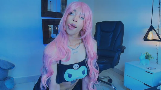 Ariadnaaa_ Ary in pink Pic 3