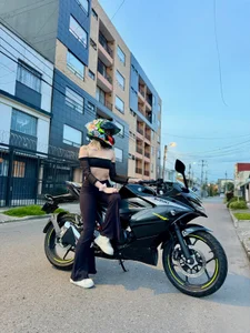 Atenea_Klett_I love adrenaline 🏍️❤️图片 4