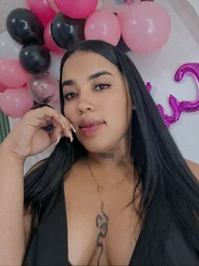 AichaBrown happy 21 🎂🎁 Pic 2