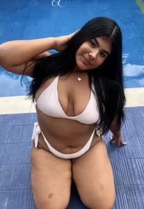 Zdjęcia AnaBrowmn Pool day 👙☀️:  2