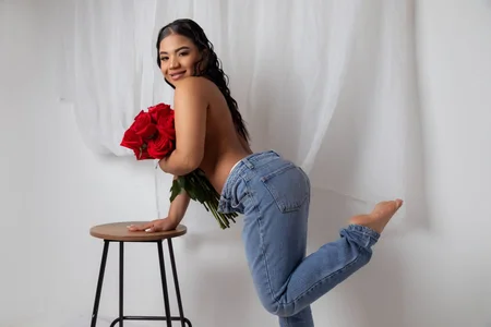 Natashaparker__ I love flowers!🌹 Immagine  3