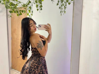 meli_ortiz_My New Dress 🤎 Bild 3