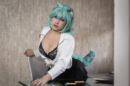 Sienna_Desiree secretary kitten Pic 2