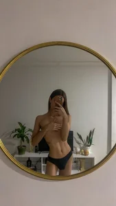 Emmavr Public টি ছবি