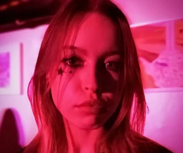 KaneshaSambor Public Foto 4