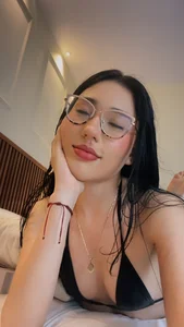 MARIE_TAPNER Public Pic 4