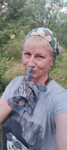 IN THE VILLAGE de Riley_Annet  2 Imagens