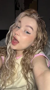 -teenytiny- few selfies for your phone ☺️ Pic 5