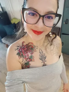 Ariana_blonde Want to be my favorite bad decision tonight? 😈 Billede 6