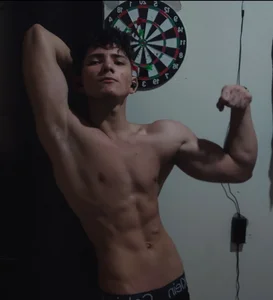 Me de james_scott18  4 Imagens