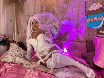 GabriellaLee "Special Halloween Show" Pic 3