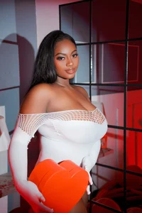 Tamara_Myller Be my valentine 💗 Pic 4