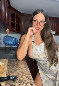 KateMoorex I Don't Wear Underwear in the Kitchen😋😈 Billede