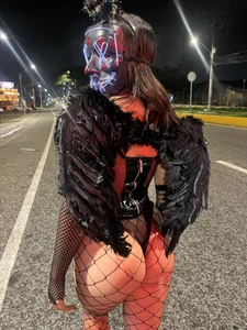 GraceWallace_ Halloween 🎃 Pic 2