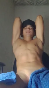 raven_robin_ Public صورة واحدة|raven_robin_ Public صورتان|raven_robin_ Public  4 صور|raven_robin_ Public  4 صورة