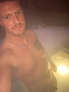 HotnCole Public Pic 3