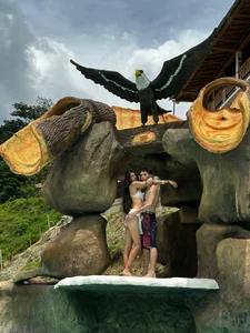 ARIANA_CRI-X Public Pic