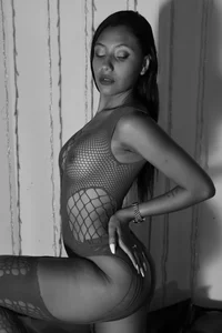 naomi_kyse I want to please you💋🍒🍷🍑 Pic 5