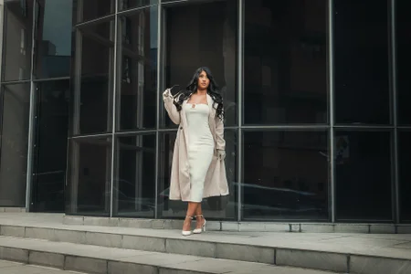 JessicaWilliams1 A classy women in the street. Pic 3