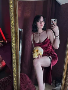 Your Queen de cherry_lilith  3 Imagens