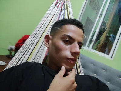 davidcesar99 Cut hair Pic 3