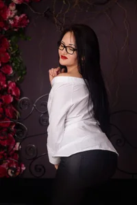 HellenDesire Black and white temptation Pic 4