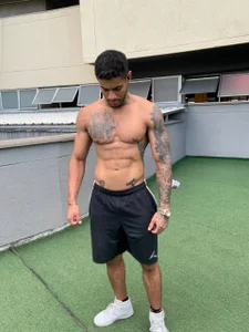 Public od LuigiVitale_1  4 snímek