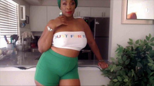 Queenanitadix Short Set Loven Pic 4