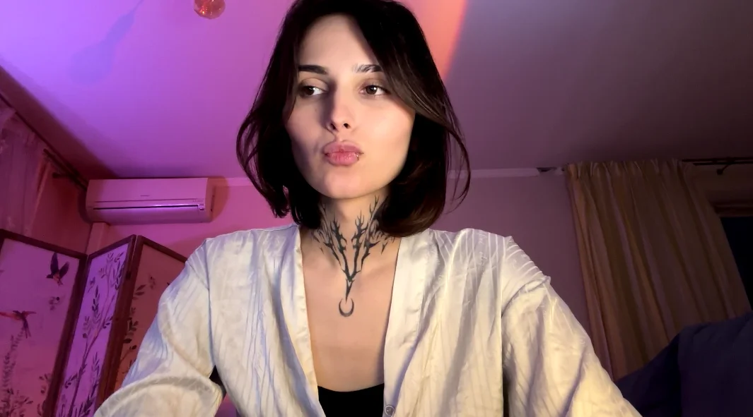 SweetFemBoyy 님의 트렌드 중인 사진  599개