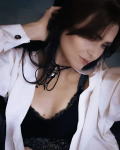 media_luna Public Gambar