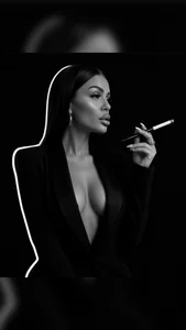 KimWilmes Luxe Temptation Pic 2