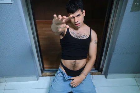 Derek_Voss new shoot Bilde 5