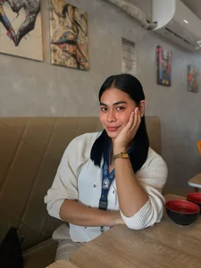 Sweetasian_cum kullanıcısının student☺️🤍 albümü -  2 fotoğraf