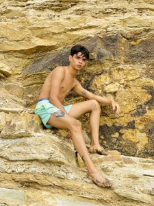 The sea is one of the places where I am happy de dylancrugerx  4 Imagens