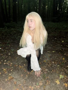 YukiMisa mysterious girl in white Pic 3