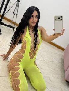 A little magic and a lot of skin 🧜🏼‍♀️✨ od Helenn_monroy1  2 snímek