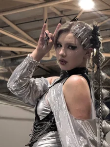 SelenaIris Silver Rebellion Pic 3
