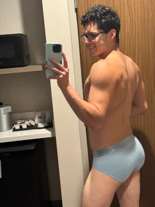 Caleb-Sweats Public Foto 3