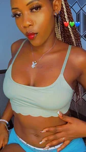 Hot_rayy Public зображення 4