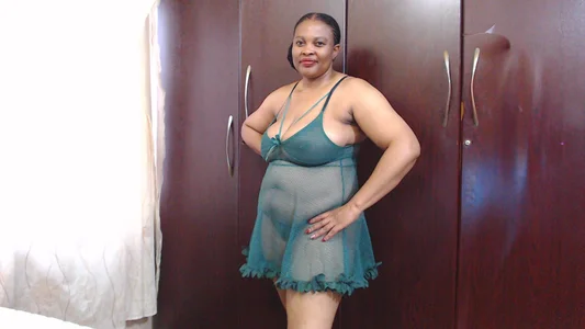 SEXYBUSTYEBONYXX sexxyl Foto