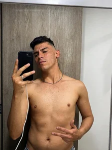 CamiloII's XXX Nude Photo 5